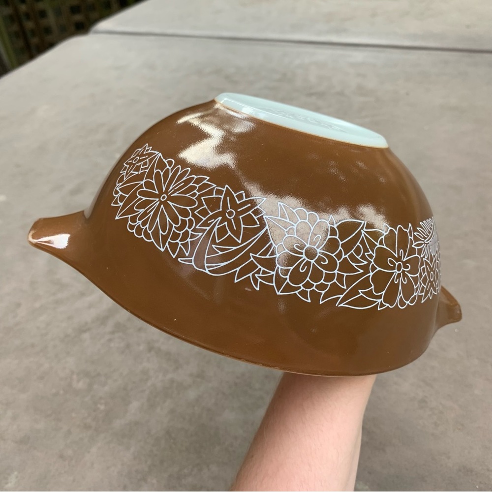 PYREX Vintage Woodland Brown Cinderella Mixing Bowl Bakeware Dish Vtg 442 1.5 Qt